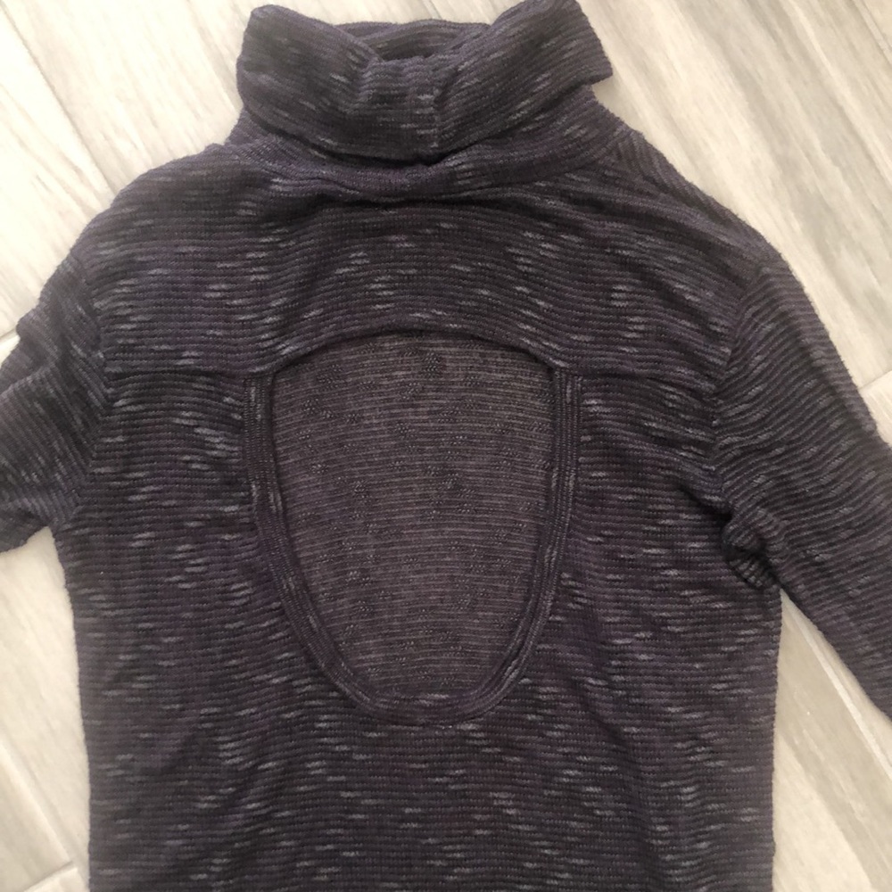 Nwot Turtleneck Lightweight Top - image 1
